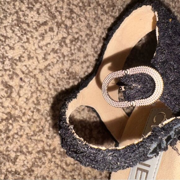 Brand new with box  CHANEL 2023 Black Tweed Sandal size 10  wedges - Picture 8 of 13